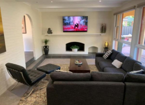 Warm and Spacious 5BR Home w WIFI and Multiple Parking